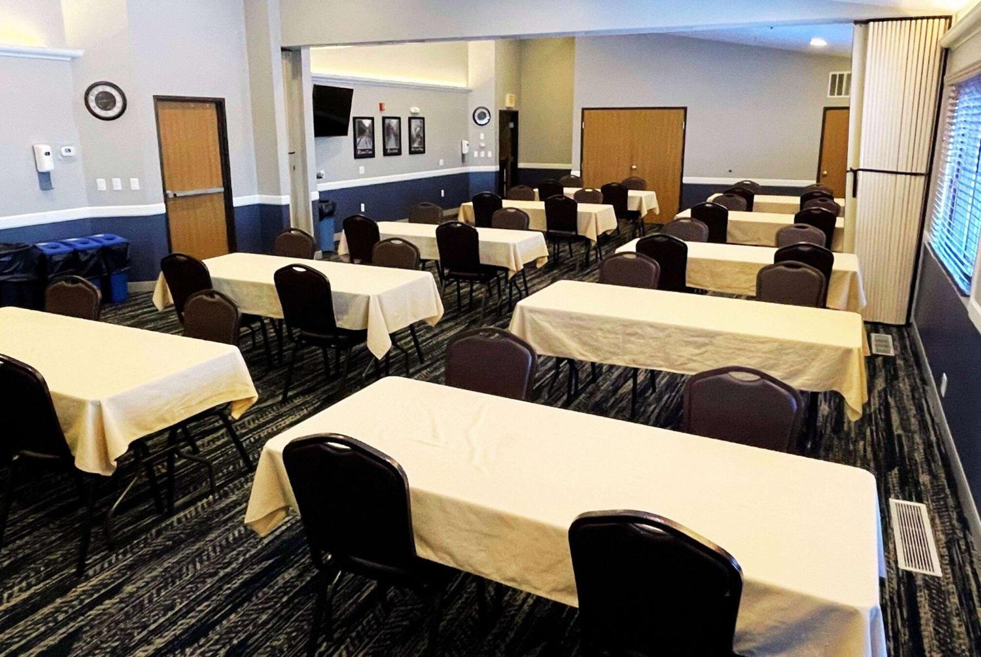 弗格斯福尔斯阿美瑞辛酒店及会议中心 Fergus Falls 外观 照片